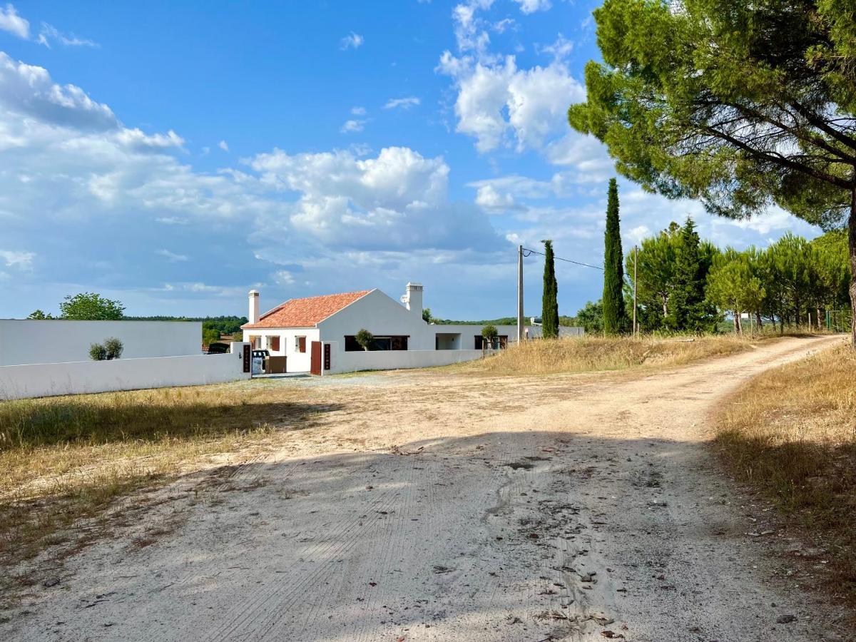 モンテモル・オ・ノボ Fazenda Do Pomar By Trip2Portugalヴィラ エクステリア 写真